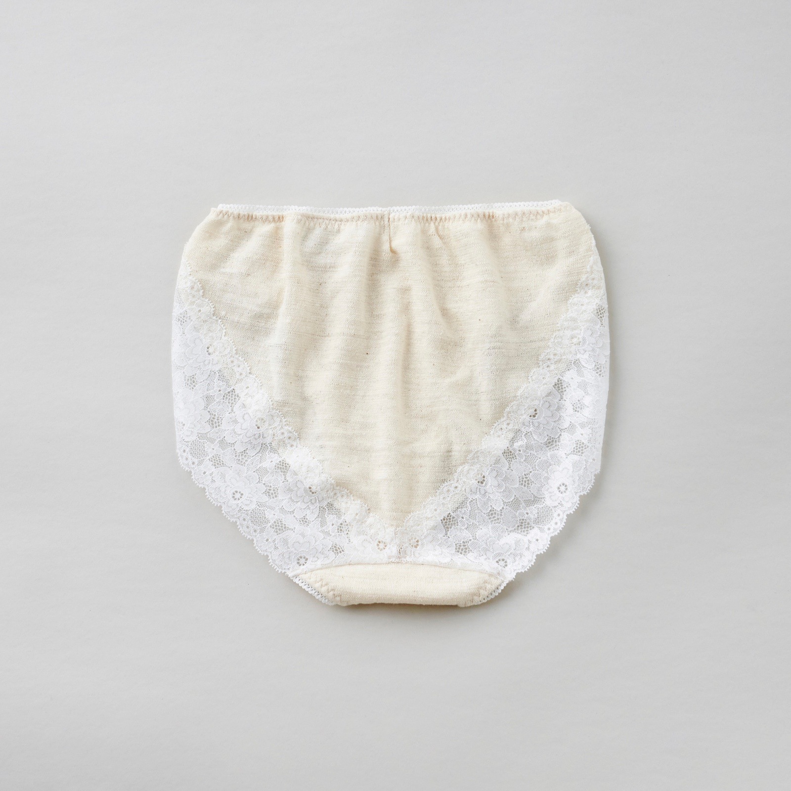 手紡ぎのバックレースショーツ