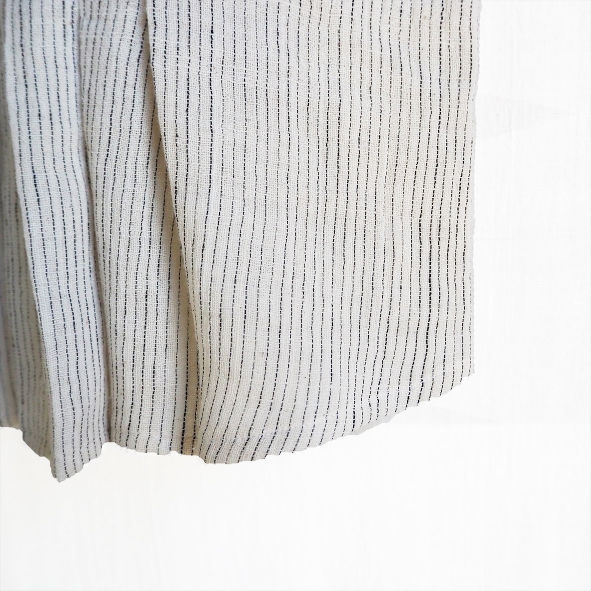 キーネックブラウス