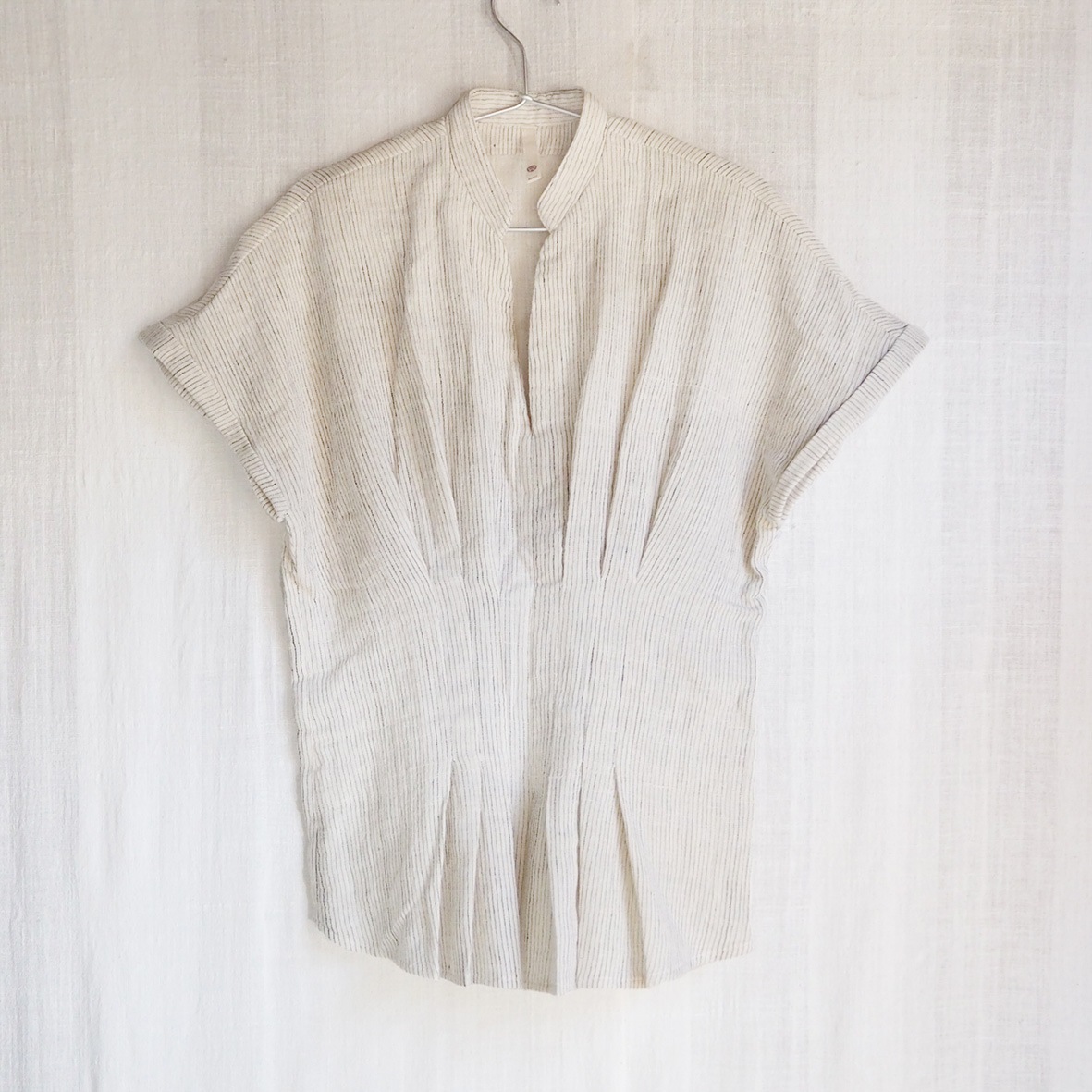 キーネックブラウス