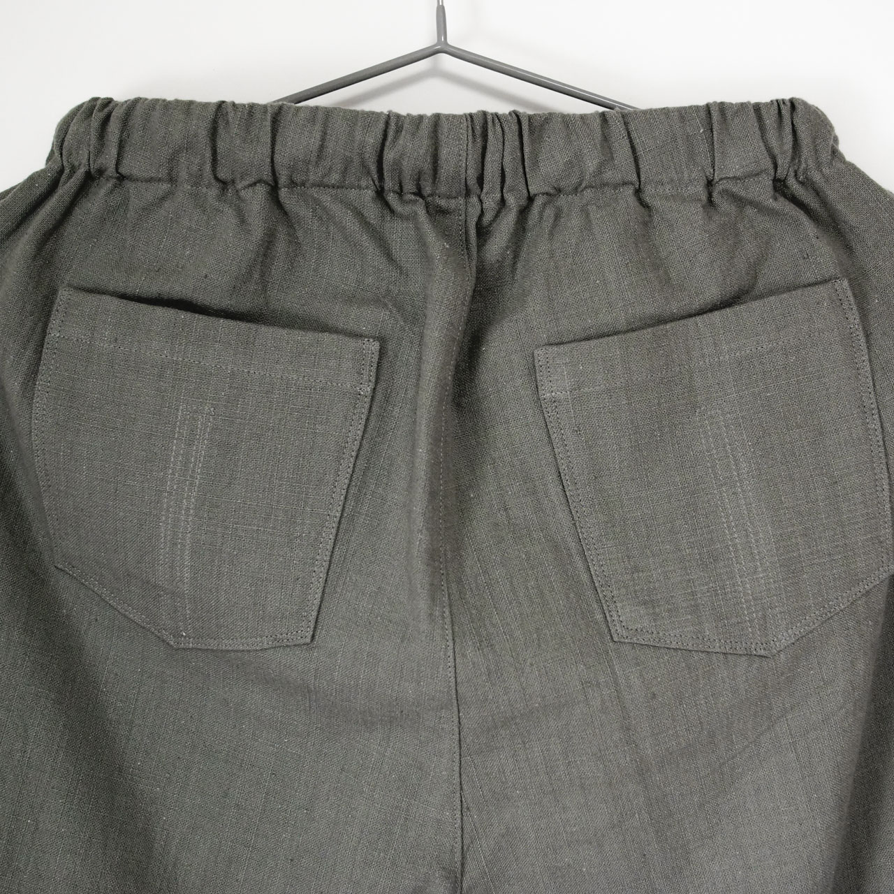 ドロストパンツ