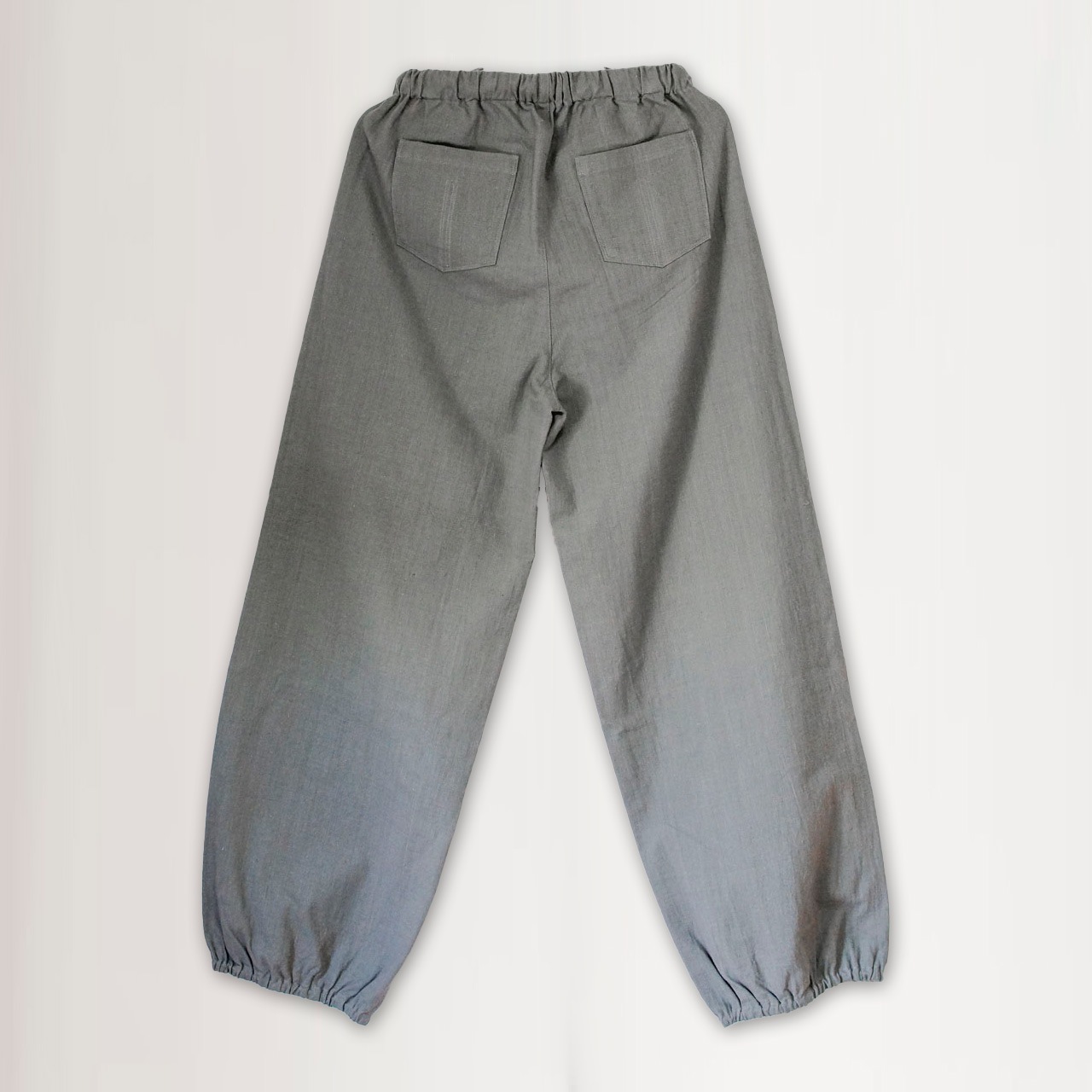 ドロストパンツ