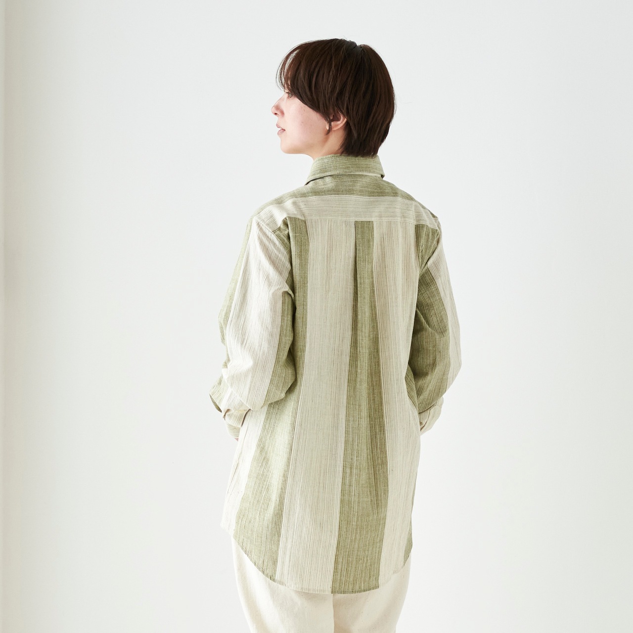 ベーシックカラーシャツ　2サイズ・2色展開