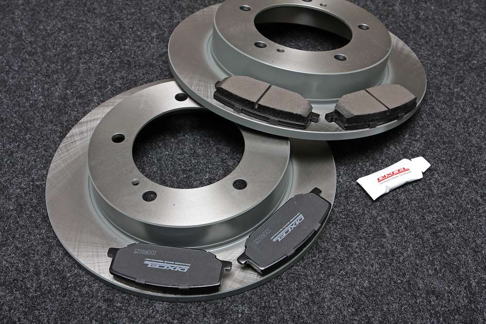 ジムニーJA系 JA11,JA12,JA22等 ブレーキローターとパッドのセット