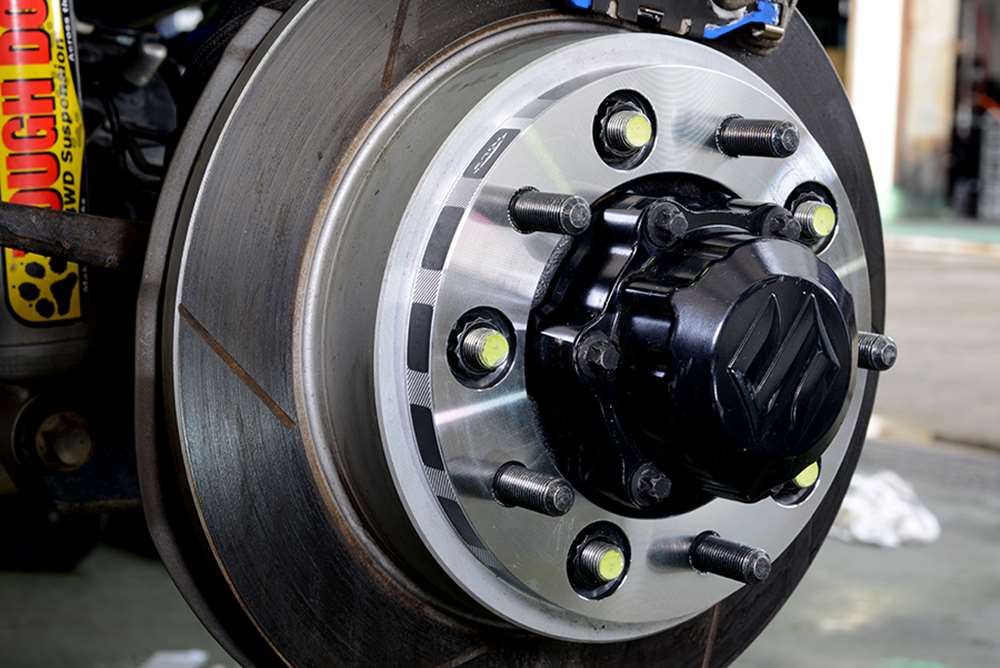 狙いはハミタイ！！ジムニー用15mm厚ホイールスペーサー JA11V JA12W