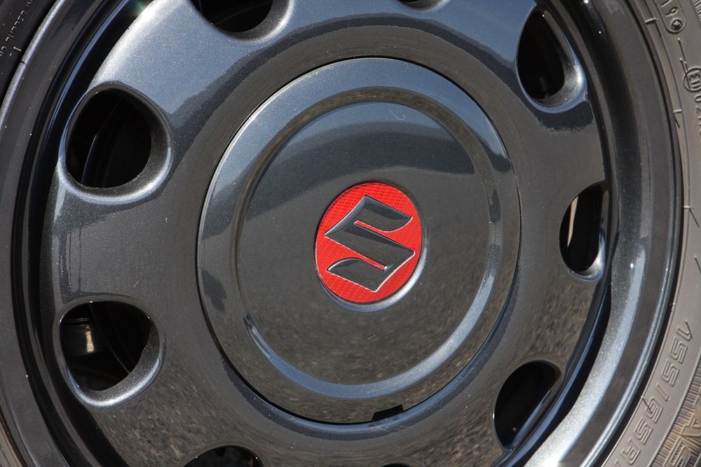 本物のカーボン製 スペーシア Mk53s用 マジカルカーボン ホイールキャップ オーナーメント エクステリア 外装部品 スペーシア Masterpiece