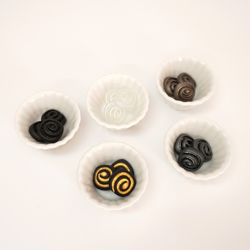 四角の渦巻きのガラスボタン | すべての商品 | あみものLife 手編を