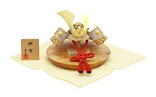 朔太郎作 淡赤裾濃威 兜 5号
