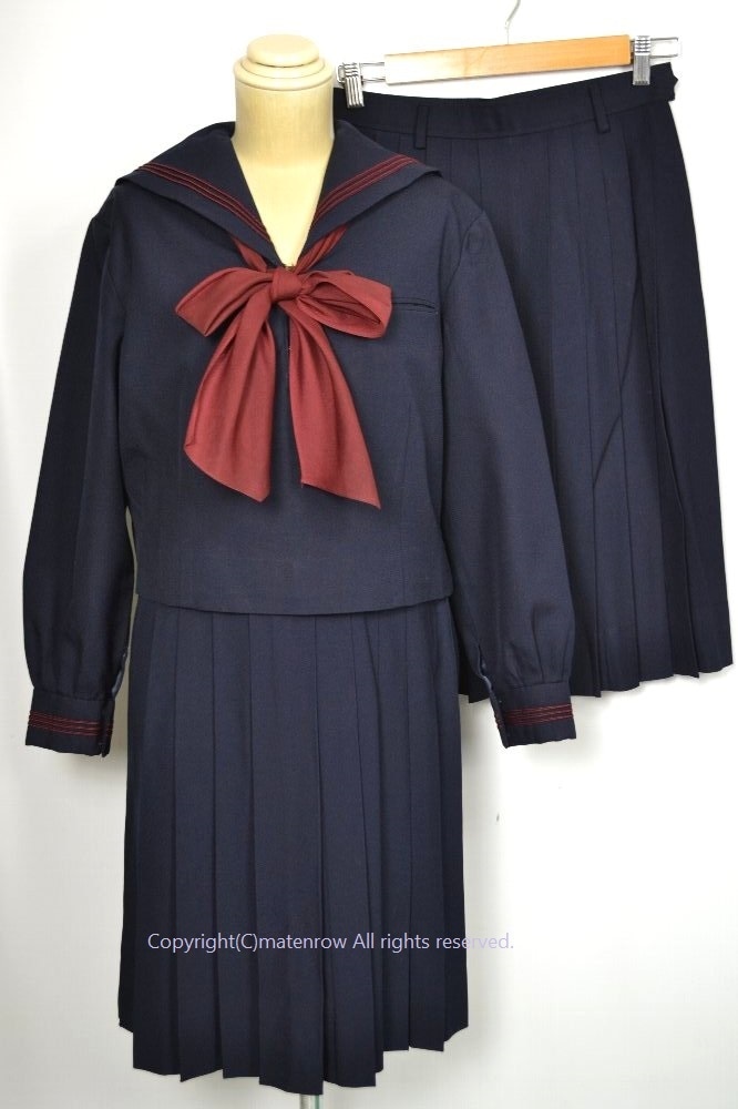 東京都 松蔭大学附属松蔭中学校 赤ライン旧セーラー冬服 スカーフ