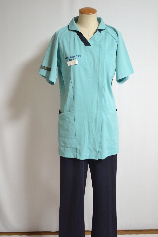 いわき市にある准看護師学校の実習服とジャージ - その他 