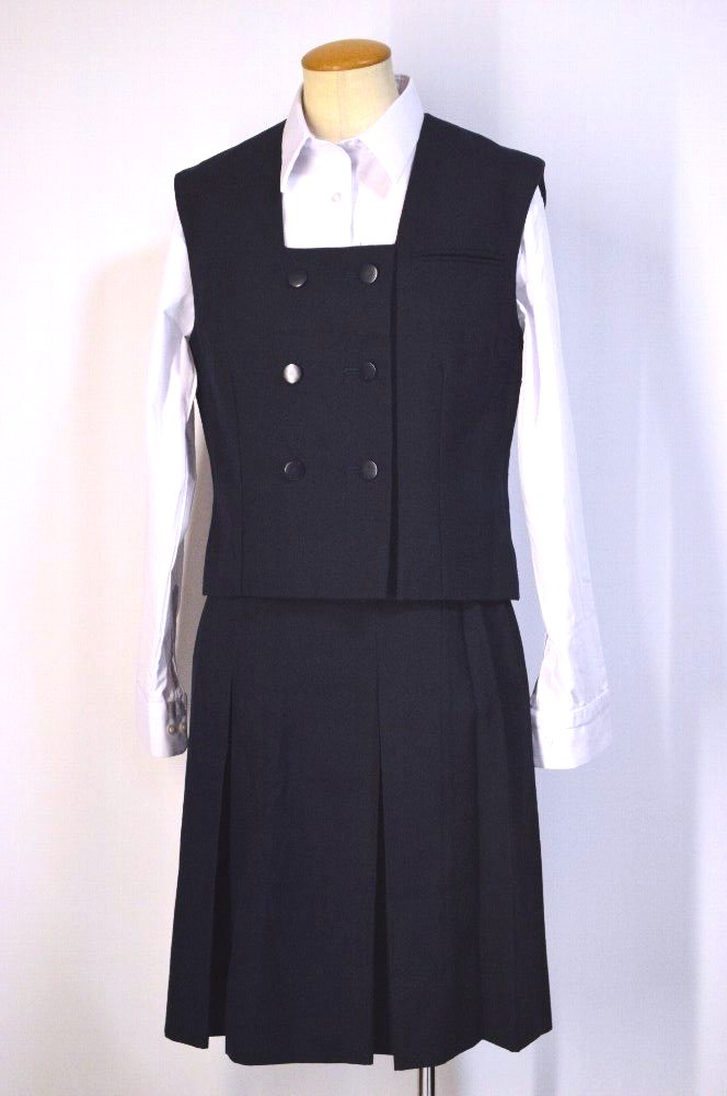 ��̸�Ω ��۽��ҹ����ع� �֥쥶������ NIKKE��T4402