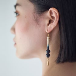 ʪԥ(Type B) - ǡ / Wooden Carved Indigo Gradation Earrings(Type B)