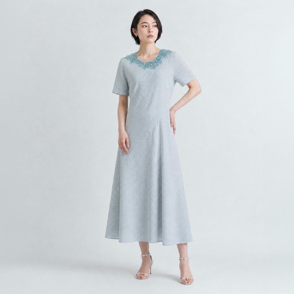 衿ぐり刺繍切替ワンピース‐スモールチェック