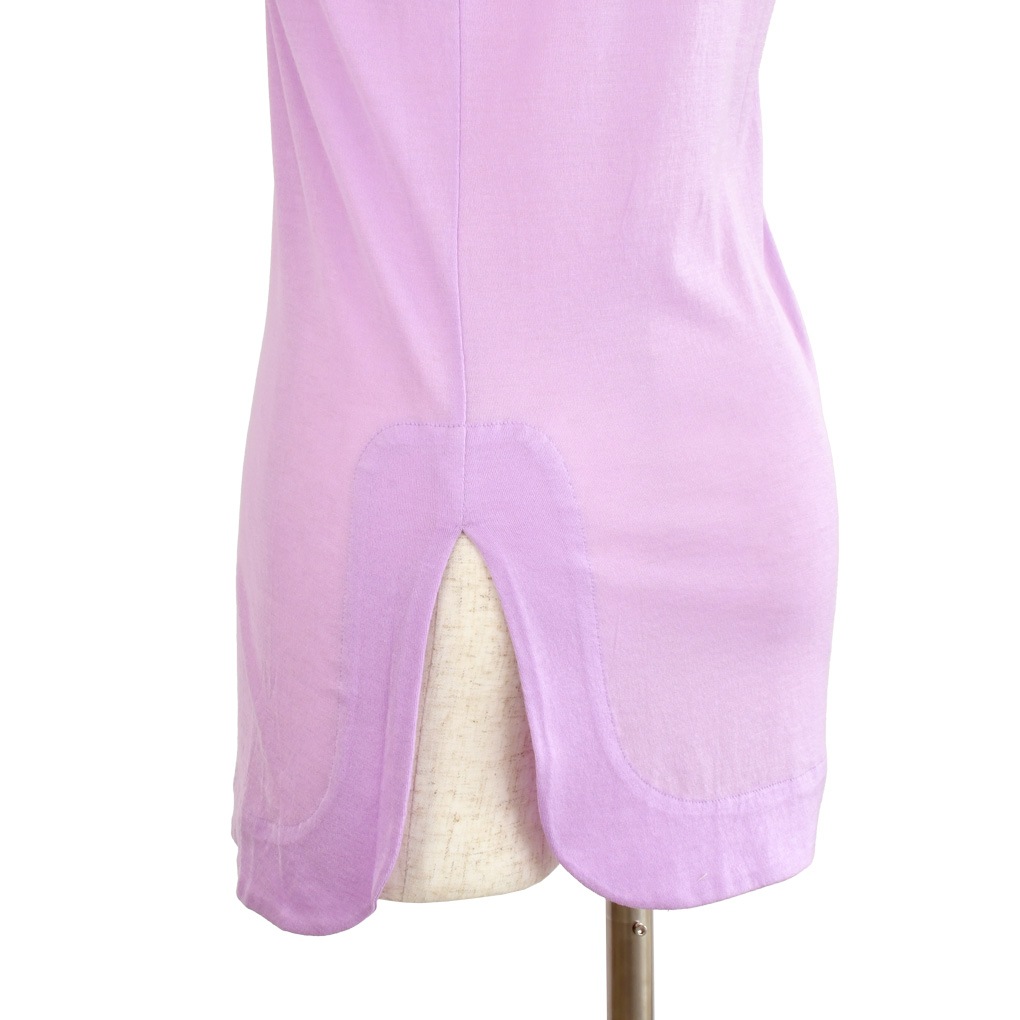 後スリットタンクトップ