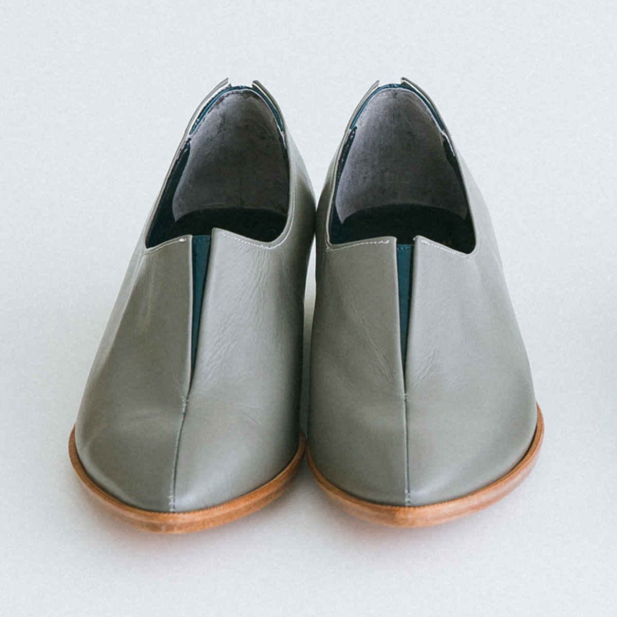 配色スリットシューズ