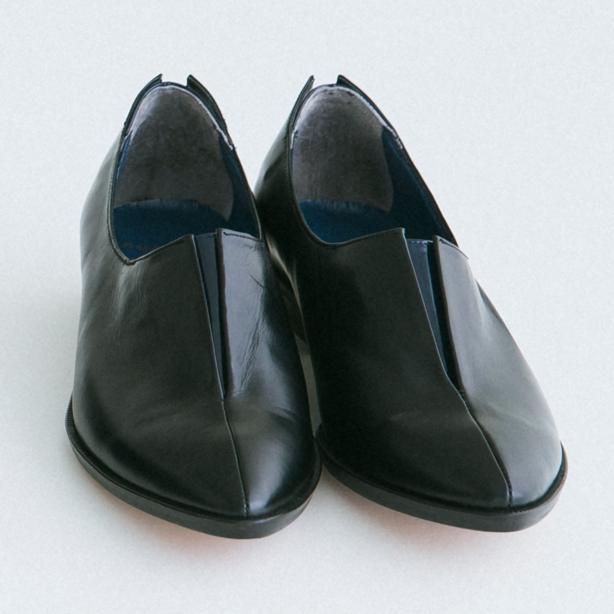 配色スリットシューズ