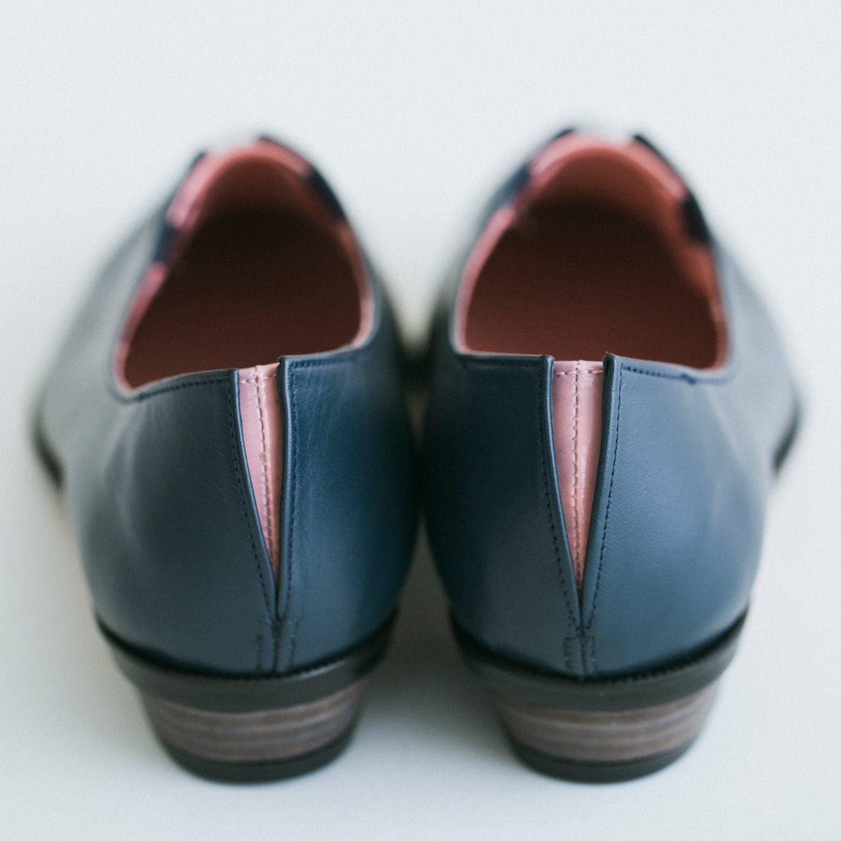 配色スリットシューズ