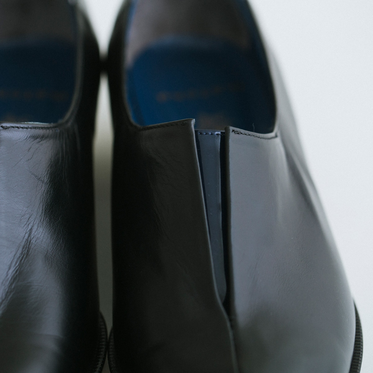 配色スリットシューズ