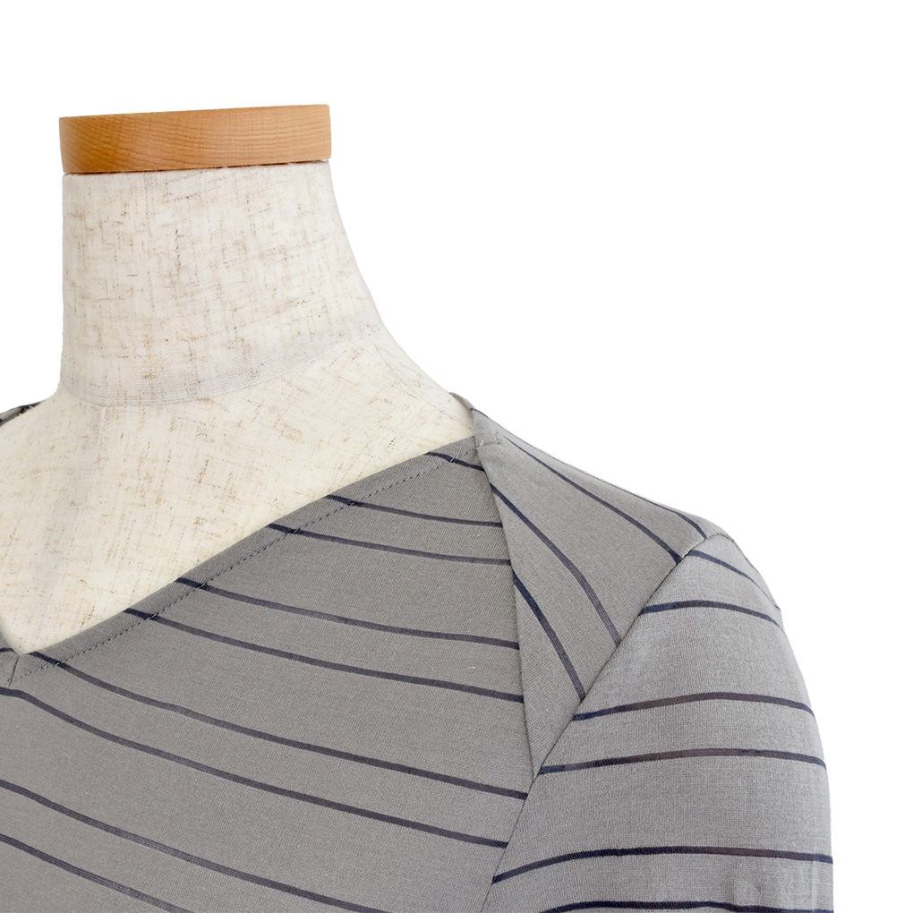 変わりV衿T-透かしボーダー