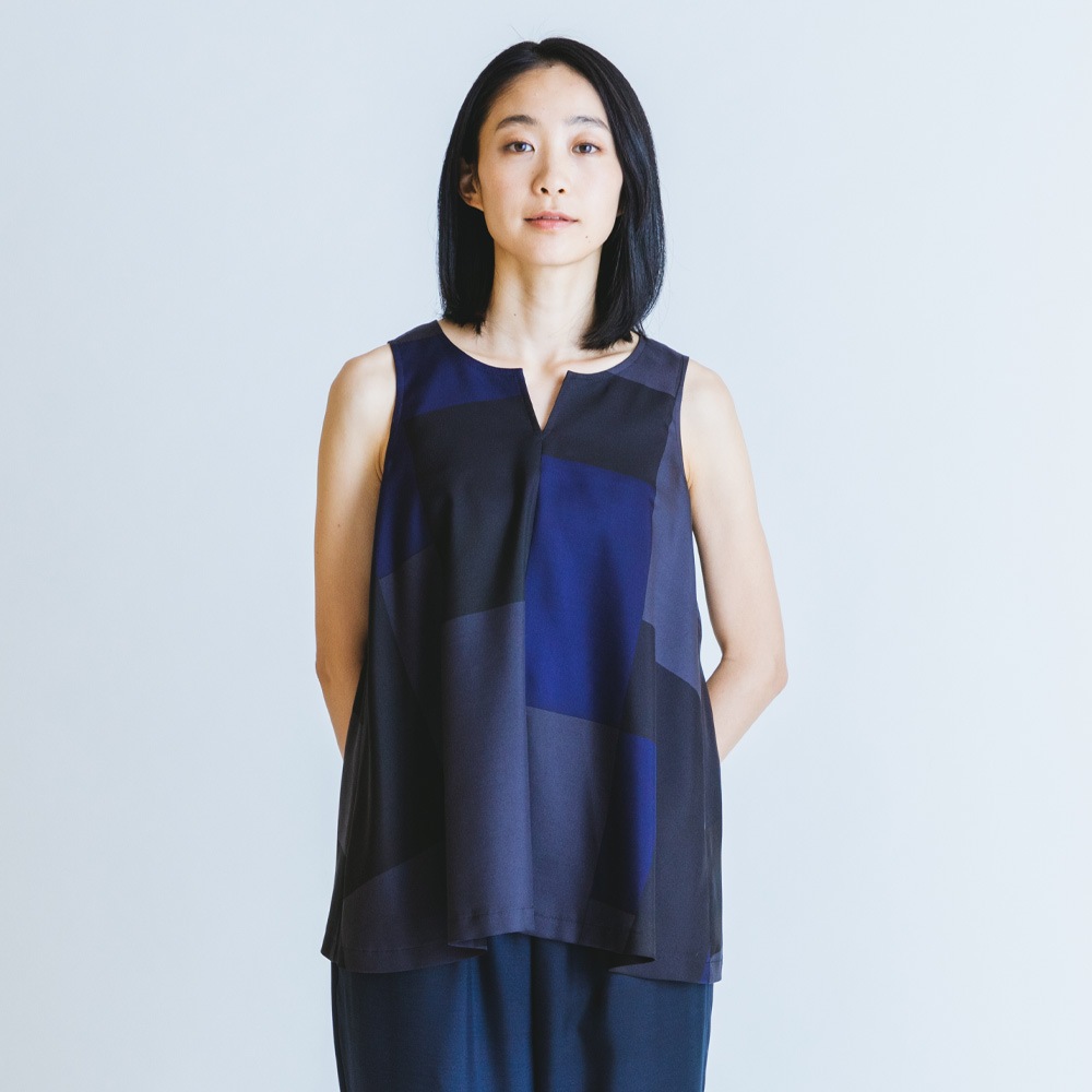 シルクキャミソール－コンポジションプリント