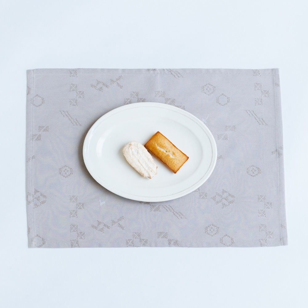 mono no matohu<ランチョンマット>ー散らし刺繍JQ