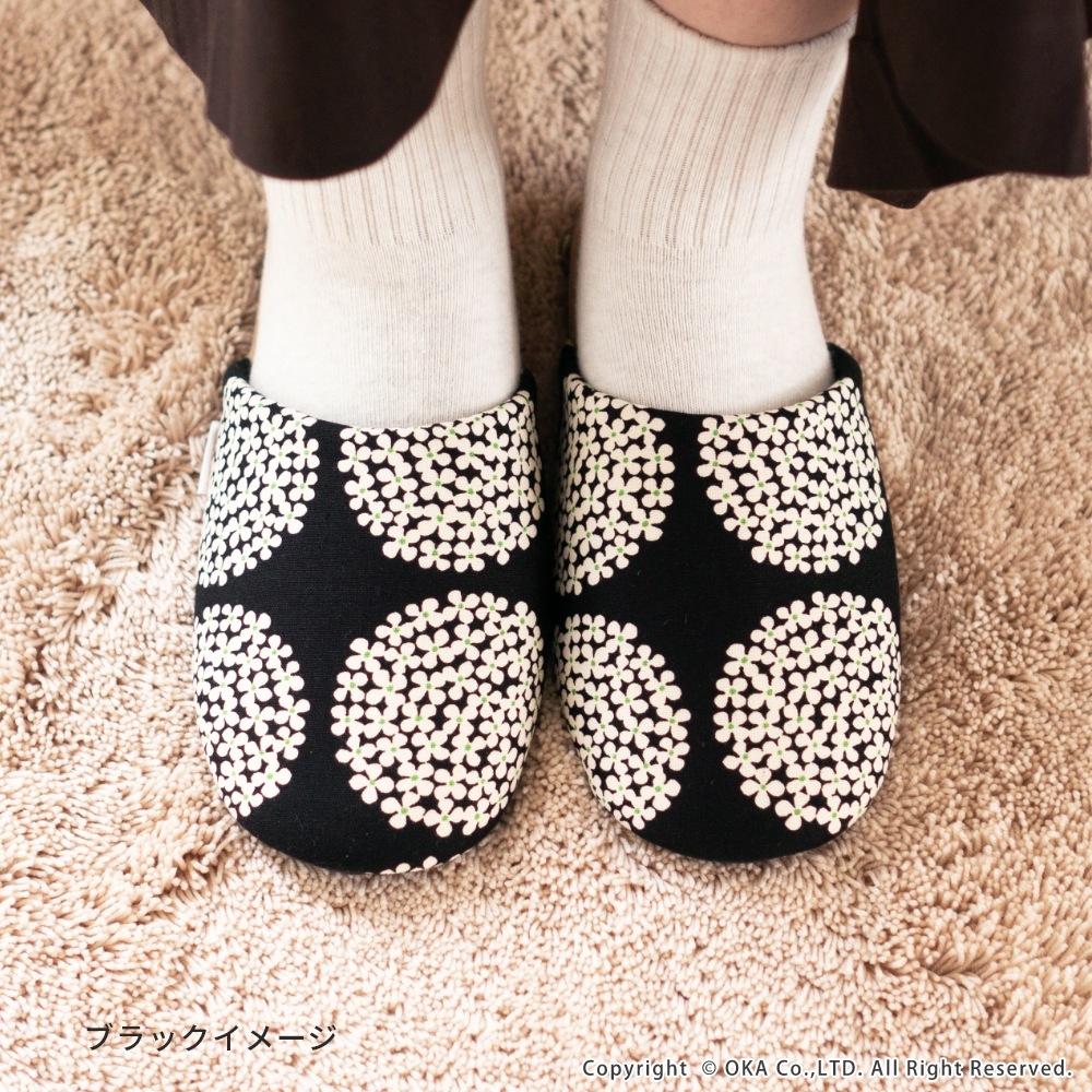 美品　高級インテリアブランド　タッパーウェア I ♡ バロック スリッパ ブラック | VERSACE JP