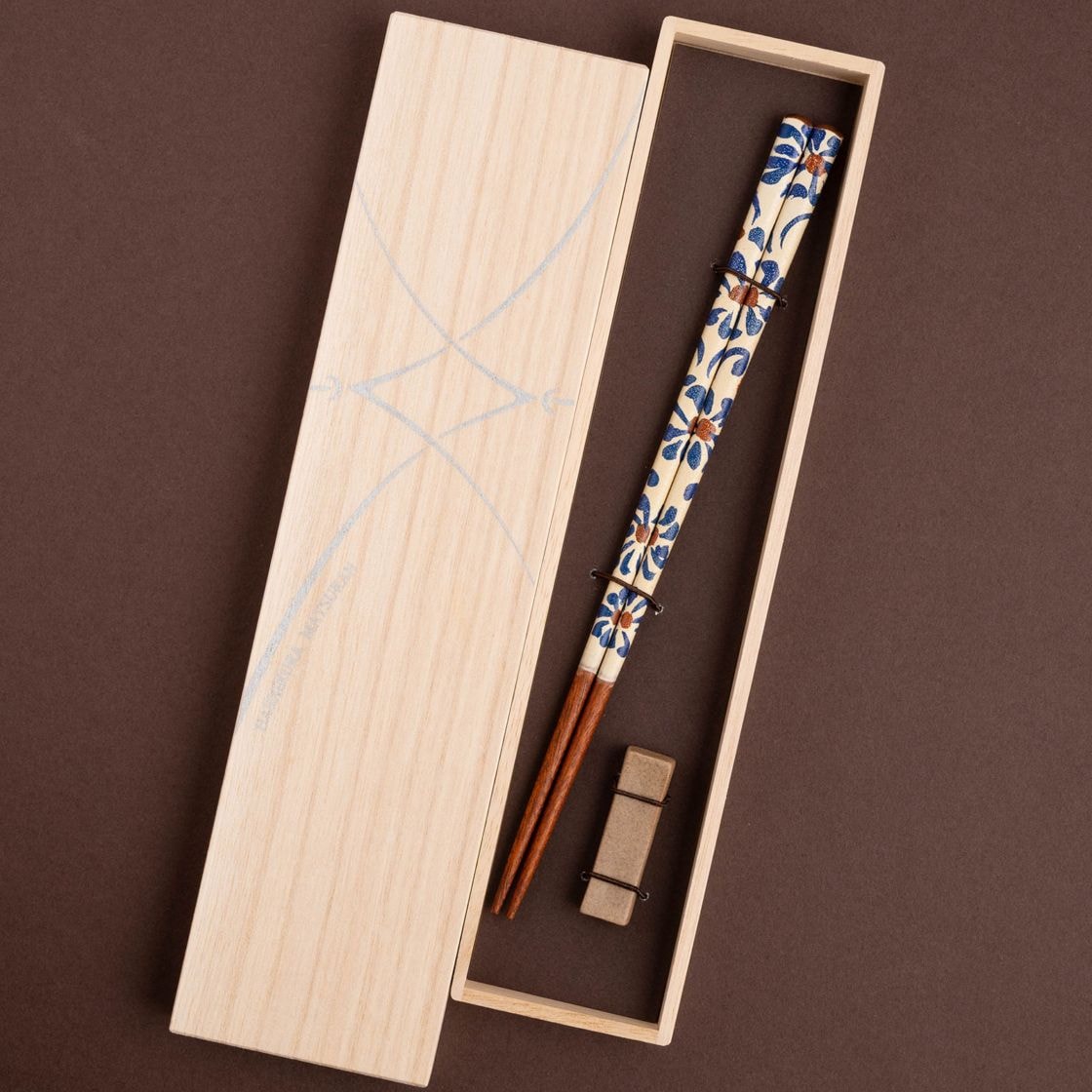 菊唐草 22.5cm 砂岩箸置付 ギフト箱付