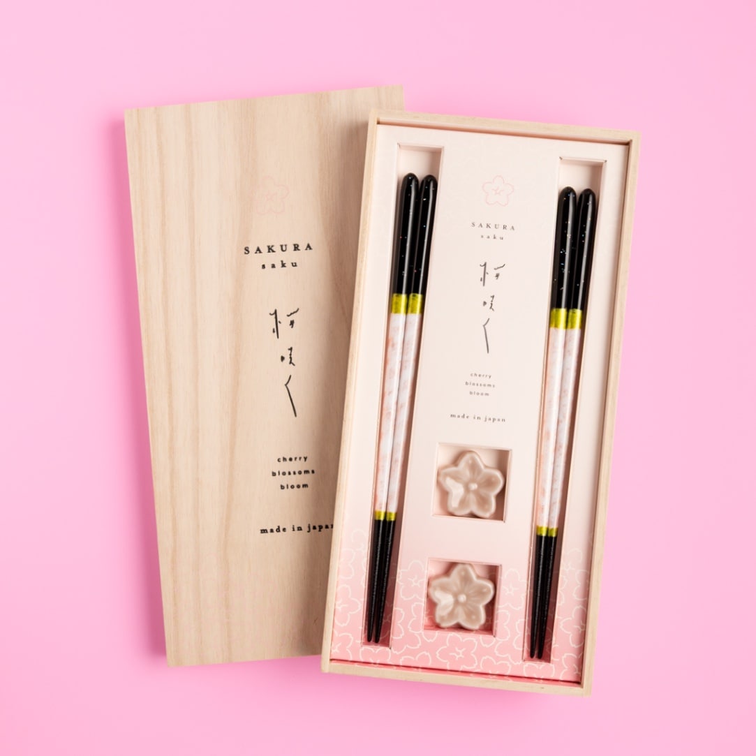 【限定商品 名入れ対応：可】桜咲く 桜舞う夜空ペア 落雁箸置付き