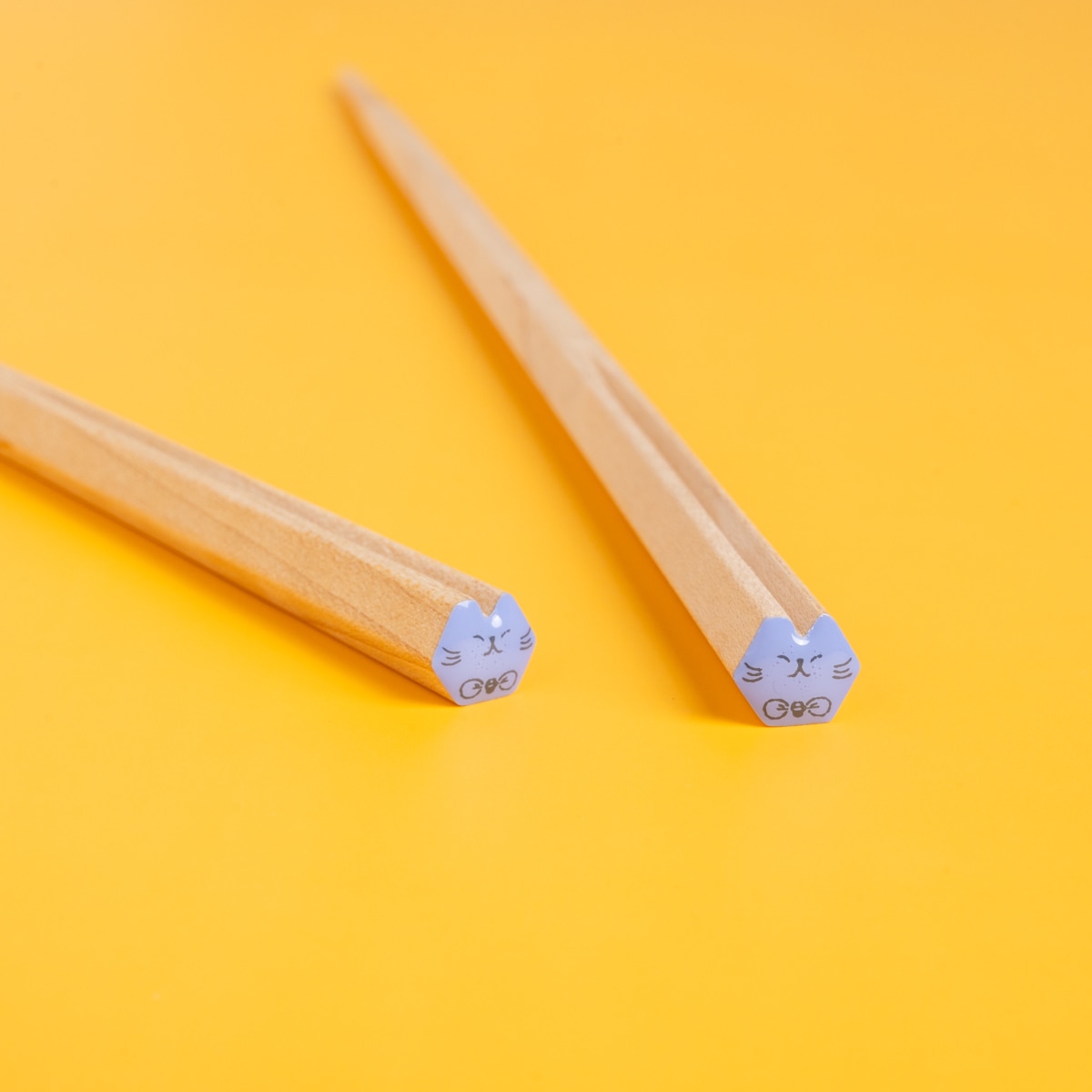 ニコニャン GOROGORONYAN cat chopsticks｜ゴロゴロ転がる猫の箸置付｜ペアギフトセット ブルー×ピンク