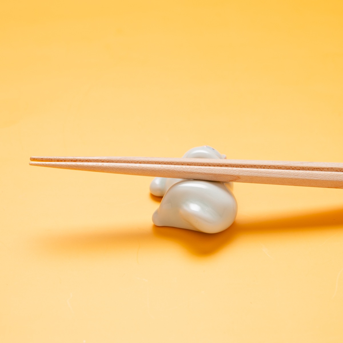 ニコニャン GOROGORONYAN cat chopsticks｜ゴロゴロ転がる猫の箸置付｜ペアギフトセット ブルー×ピンク