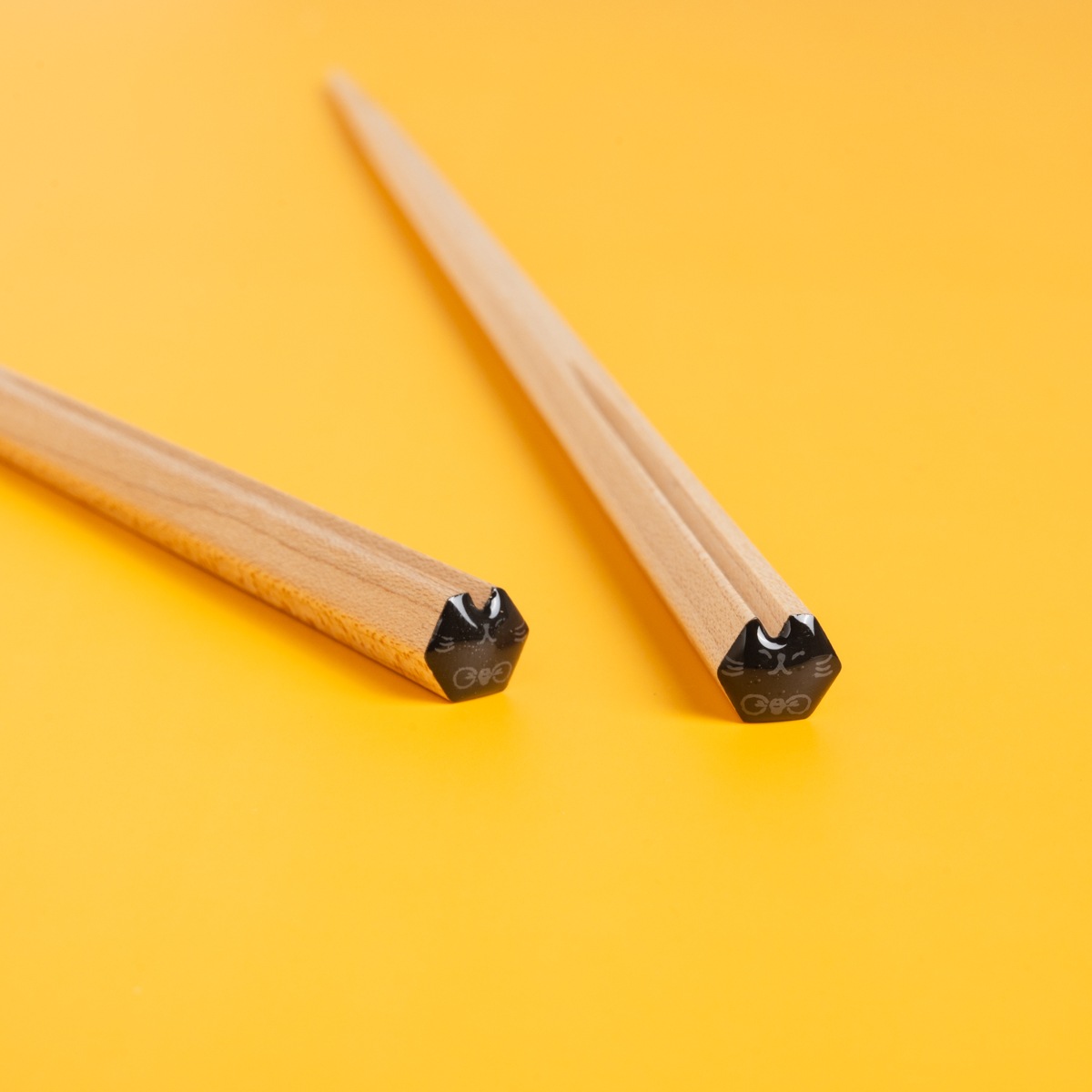 ニコニャン GOROGORONYAN cat chopsticks｜ゴロゴロ転がる猫の箸置付｜ペアギフトセット ブラック×ホワイト