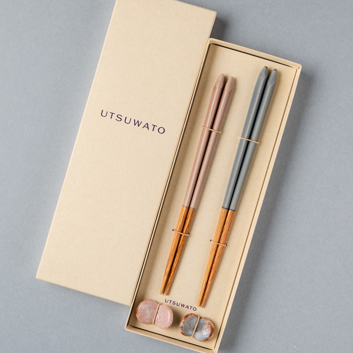 UTSUWATO ペアギフト 藍鼠 x 薄紅 志野焼箸置付き