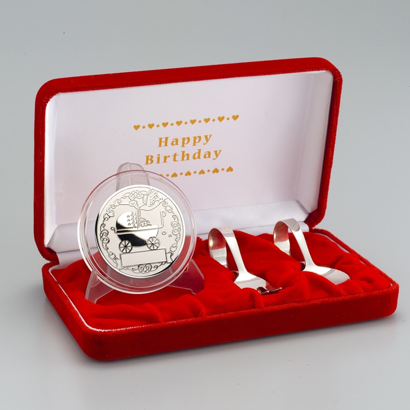 記念メダル 　純銀　誕生日おめでとう 純銀製 うばぐるま お誕生おめでとう！メダル メダルと銀製スプーンと
