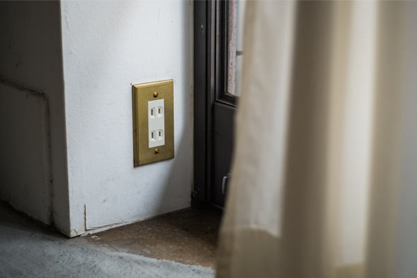 コンセントプレート 0712 長穴1連 2つ口｜FUTAGAMIオンライン