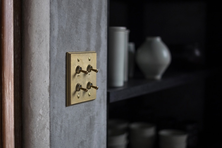 スイッチプレート 1112 2口｜FUTAGAMIオンラインショップ「家と真鍮」