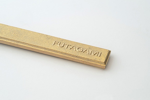 ◇キーホルダー 『鋳肌プレート 短』 オーダーネーム｜FUTAGAMI
