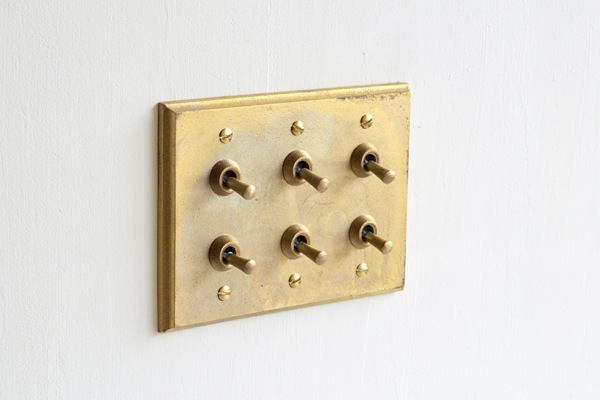 スイッチプレート 1612 6口 ネーム入れ｜FUTAGAMIオンラインショップ