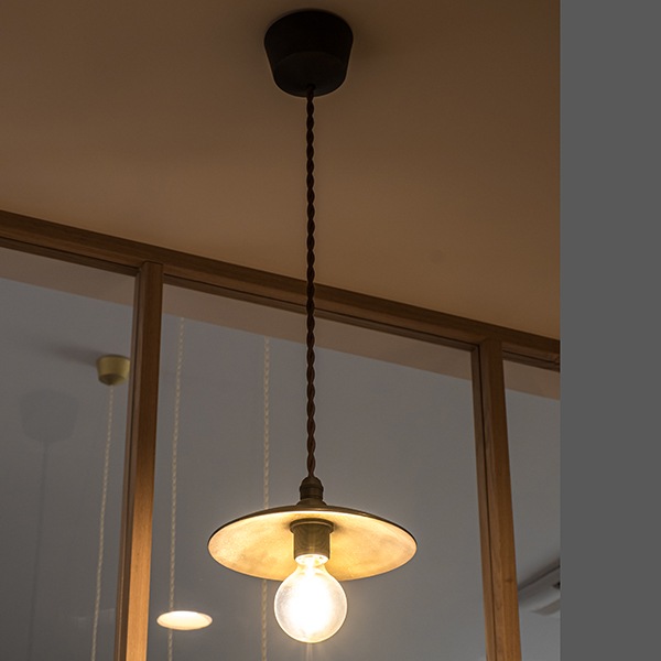 ペンダントランプ 円盤 銀ムラ｜FUTAGAMIオンラインショップ「家と真鍮」