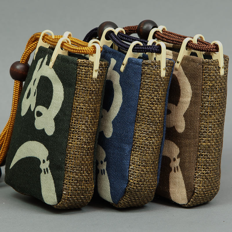 タヌキの剥製 和風装飾品 ケース入り 和柄タバコケース【かまわぬ（構わぬ・鎌輪奴）緑】小サイズ□祭用品