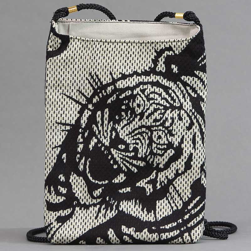 型染「クッション（中入り）魚紋柄」１ツ【 送料確認用出品 】 型染「クッション（中入り）魚紋柄」1ツ【 送料確認用出品 】 型染めの