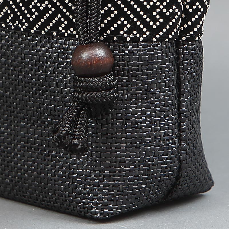 信玄袋・籠信玄【スエード印伝｜紗綾型・白黒】祭用品専門店浅草絆纒屋