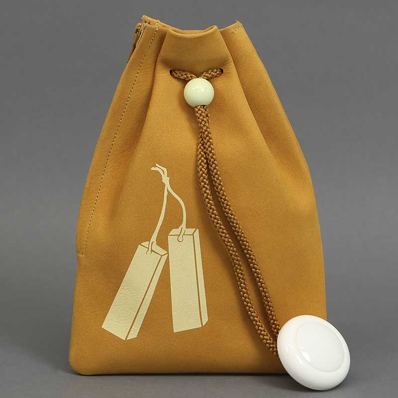 根付／netsuke／老人／翁／旅人／革袋／巾着付き cf005390_1.jpg