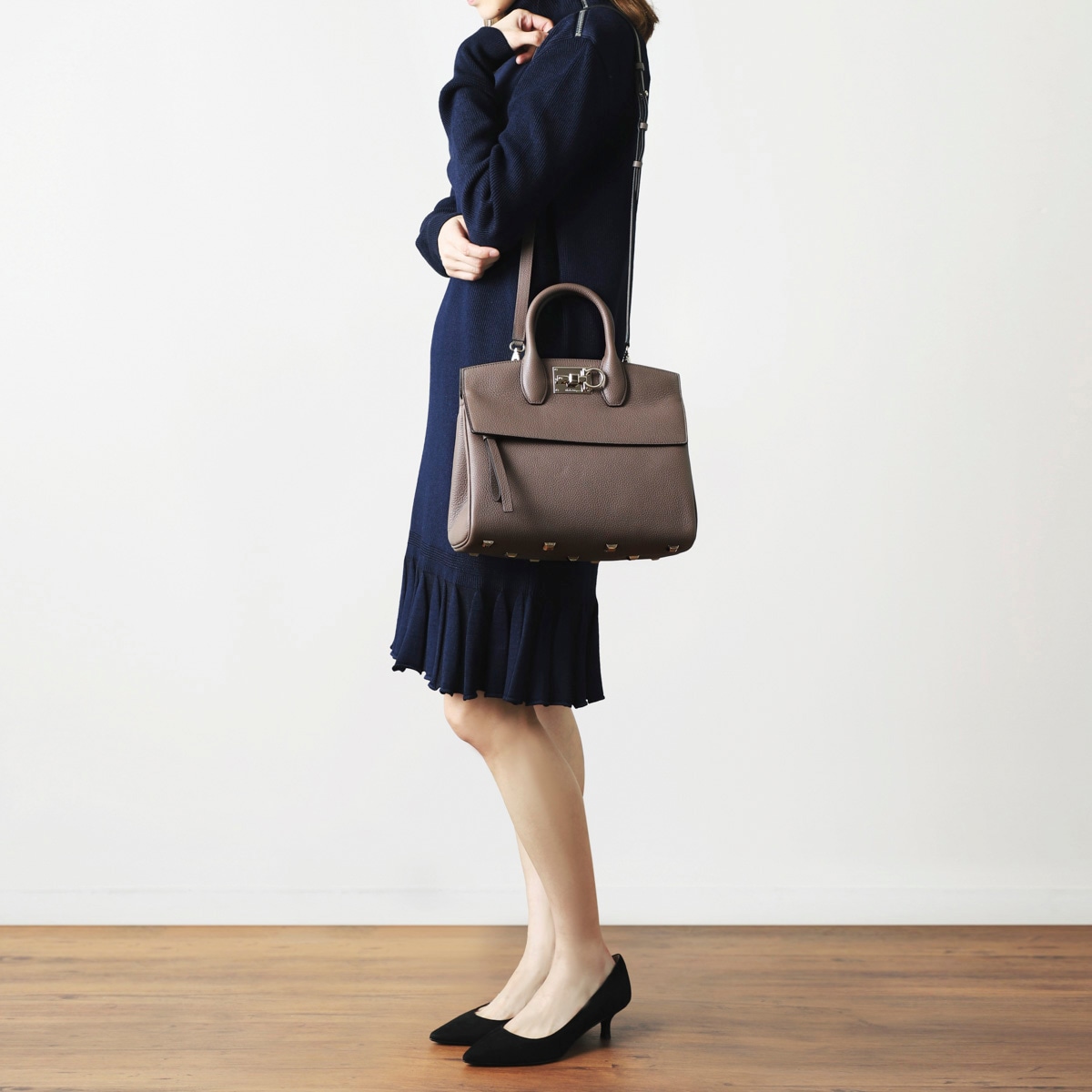 FERRAGAMO フェラガモ ハンドバッグ 2WAY/STUDIO レディース