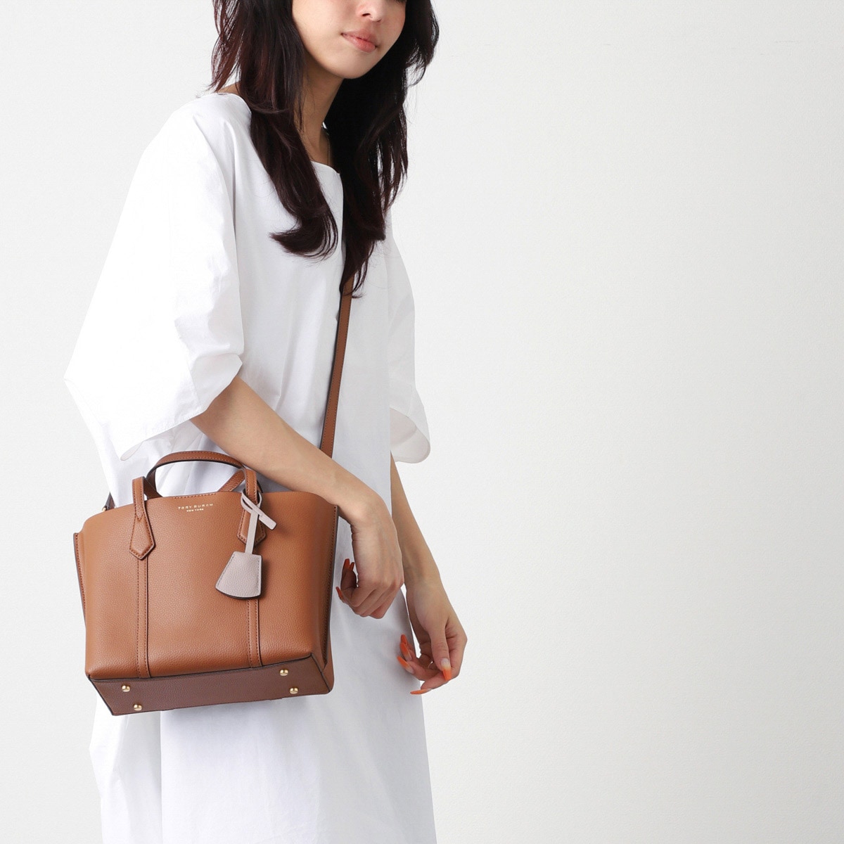 トリーバーチ トートバッグ　2way レザー ペリー　レディースバッグ TORY BURCH トリーバーチ トートバッグ 2WAY/PERRY SMALL TRIPLE