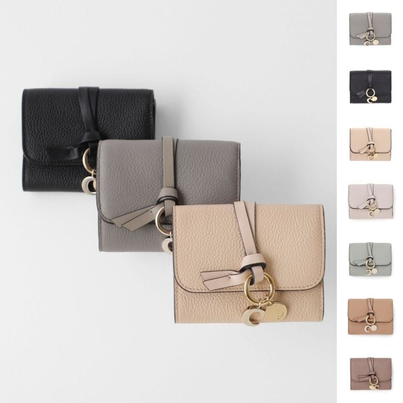 ほぼ未使用品　箱付き　Chloe クロエ　折り財布　金具　チャーム　ブルー Chloe クロエ 折り財布 財布 水色｜Yahoo!フリマ（旧PayPayフリマ）