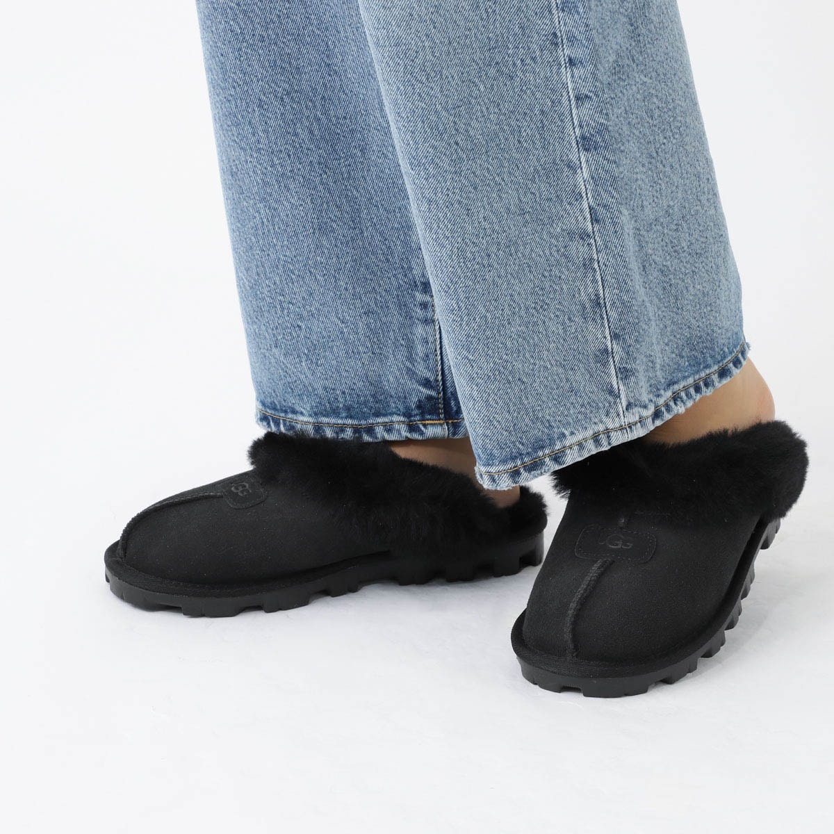 UGG オーストラリア　23 ファー　スニーカー　スリッポン UGG オーストラリア 23 ファー スニーカー スリッポン