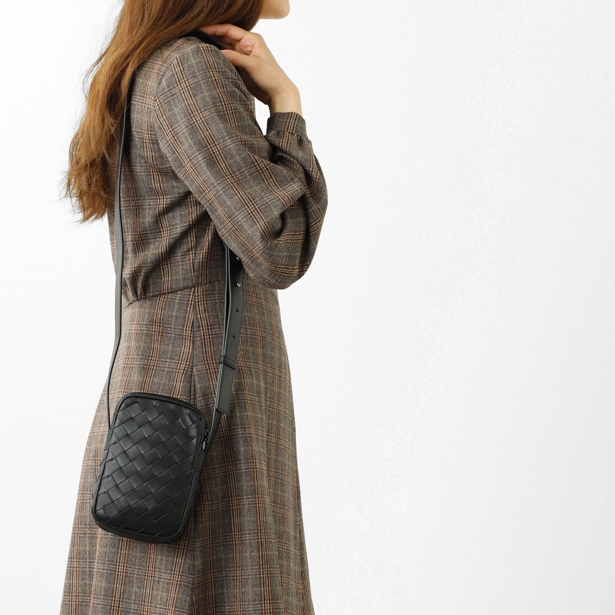 BOTTEGA VENETA ボッテガヴェネタ クロスボディバッグ/フォンポーチ