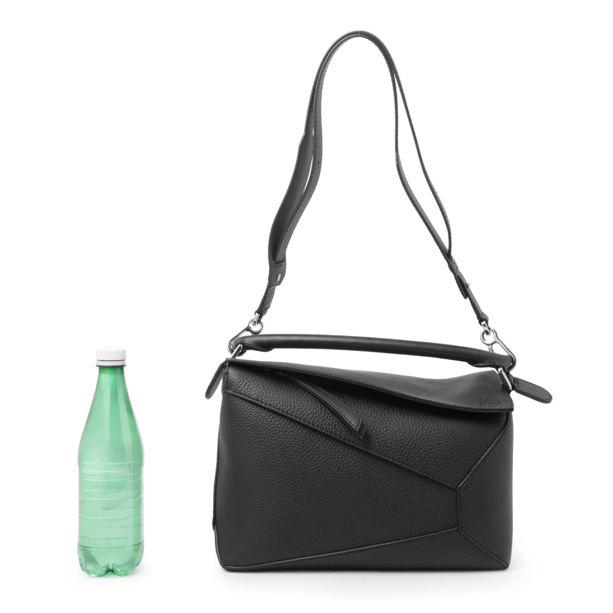 LOEWE ブラックレザー バッグ タッセル付き s-musee_360417911