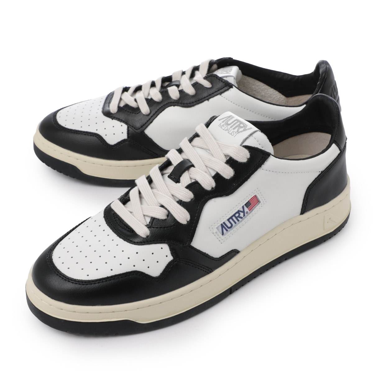 オートリー　スニーカー　37 Autry Medalist Low Sneakers In White And Red Leather And