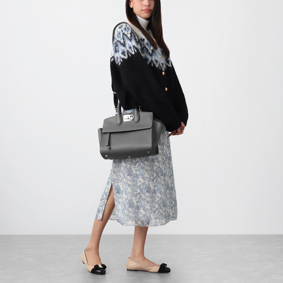 フェラガモ スタジオ ハンドバッグ 2way レザー トップハンドル ボタニカル