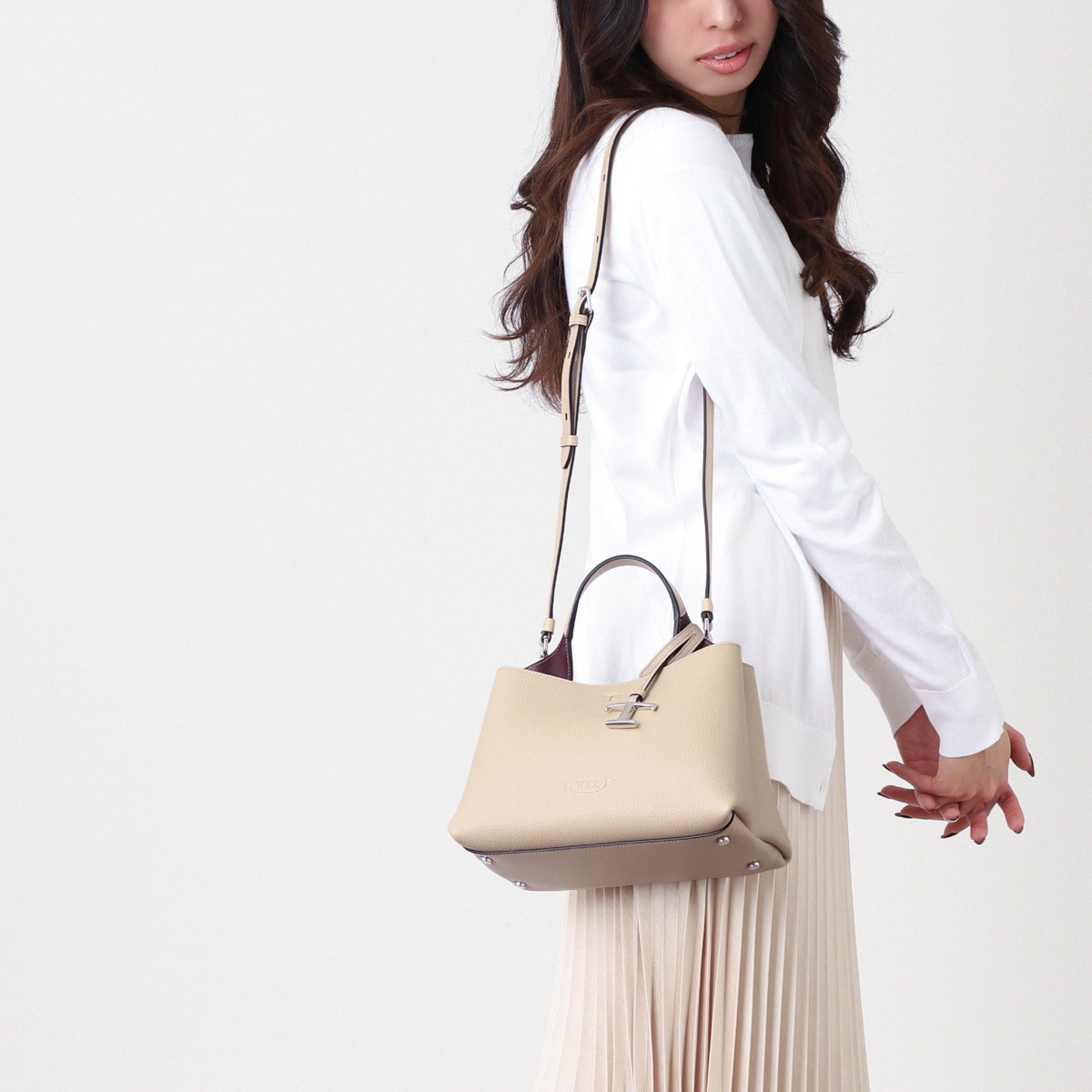 【極美品】トッズTOD'S ダブルT ラムファー ハンドバッグ 2way 肩掛け 極美品 TOD'S トッズ ダブルT チェーン ショルダーバッグ 2way